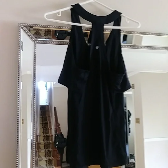 Lululemon T back tank top with crop top layer sz 8 - Picture 2 of 6